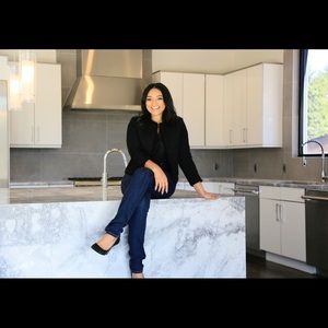 Meet Pelar. Follow me on IG & FB @PelarAve!